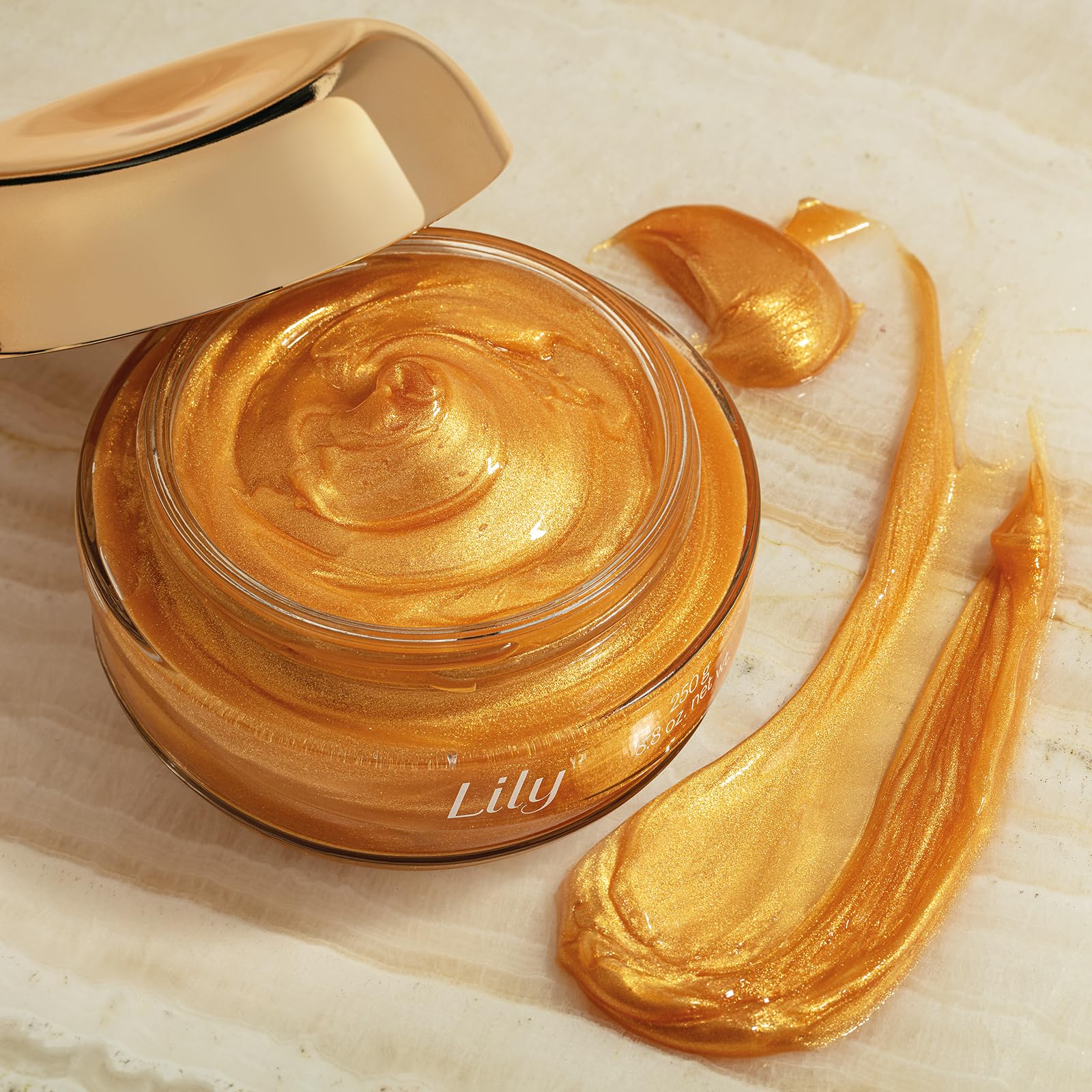 O BOTICÁRIO Lily jasmine-mandarin fragrance evokes modern chic.