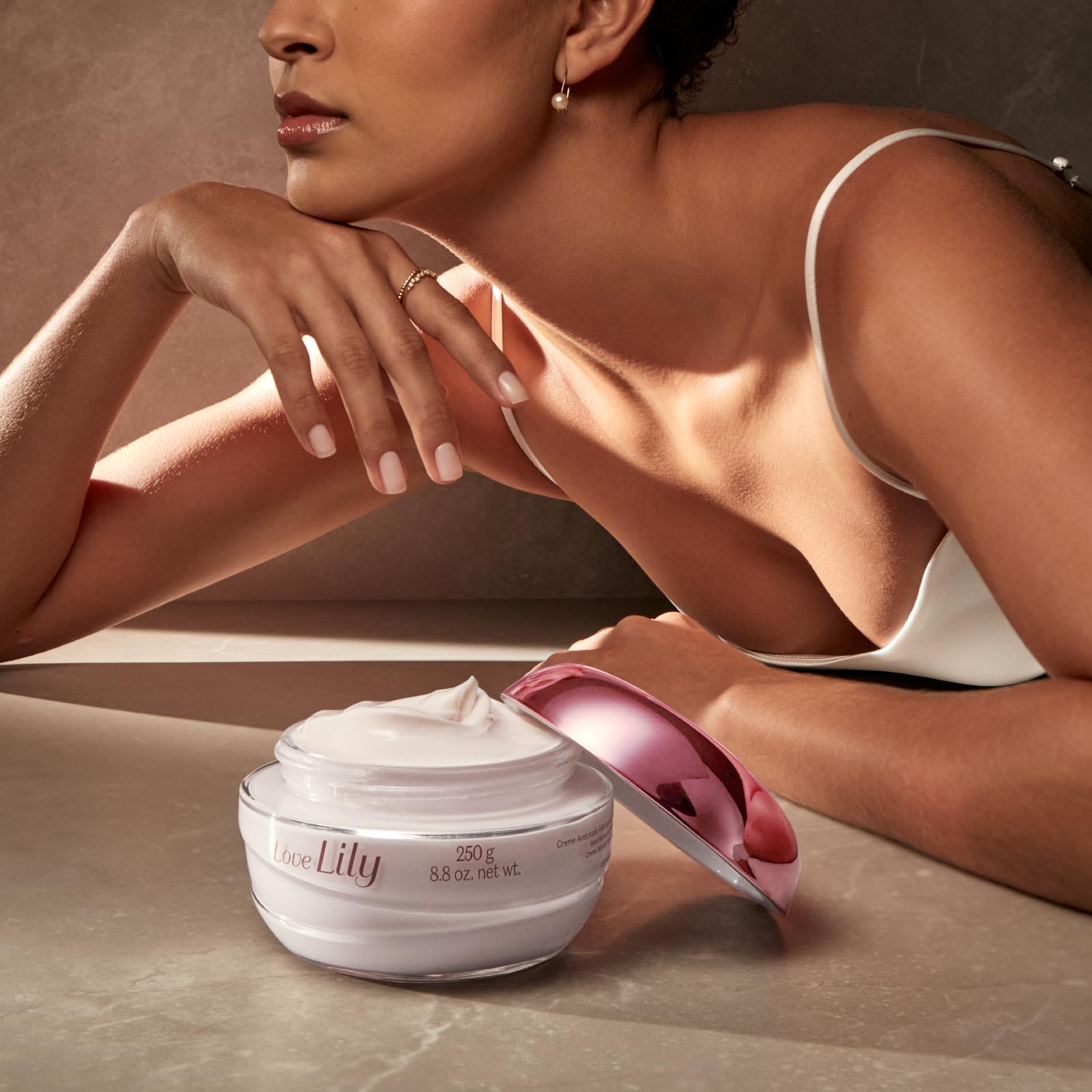 O BOTICARIO Love Lily satin cream packaging ready for daily use