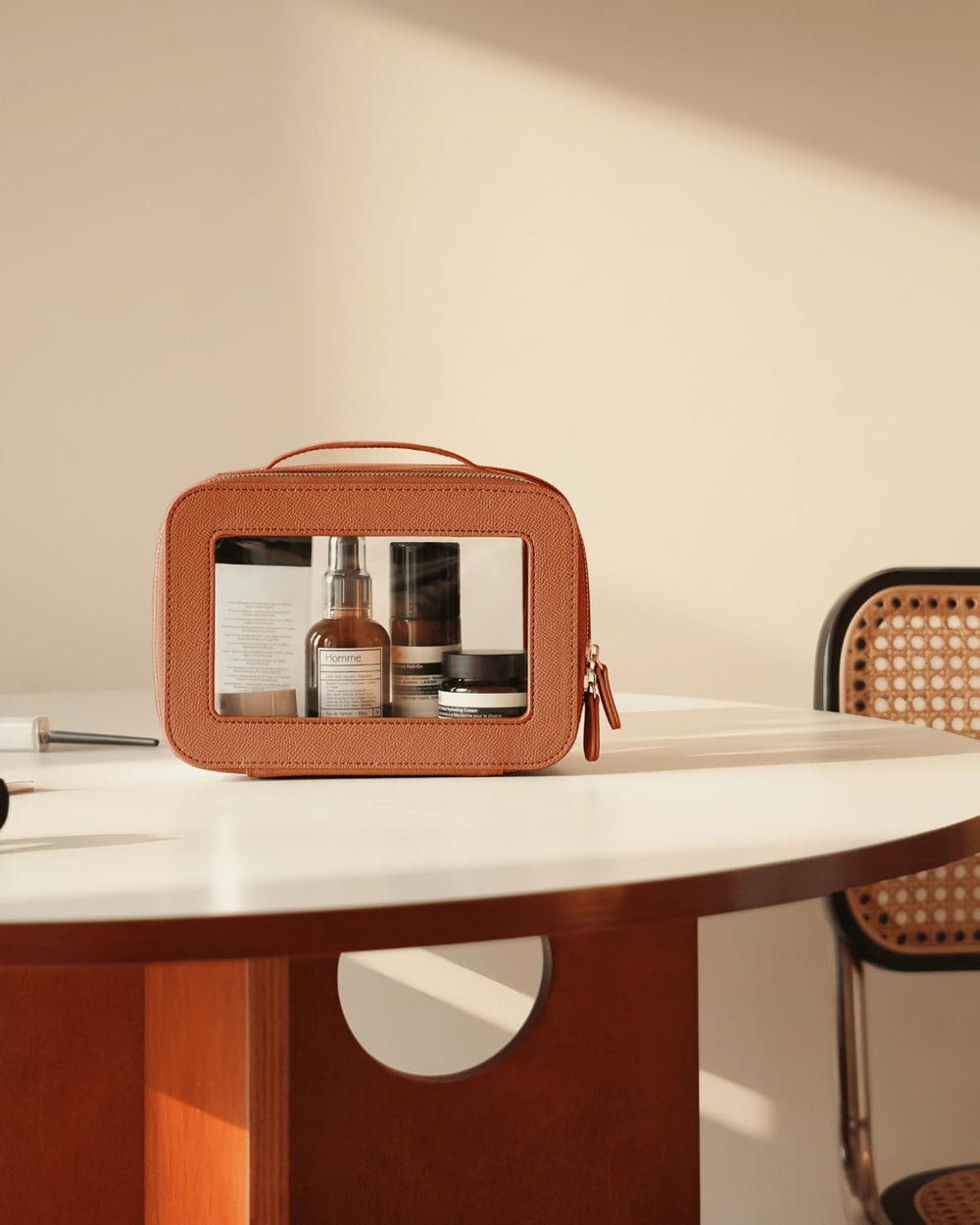 Oaque TSA-friendly clear bag simplifies security checks on flights
