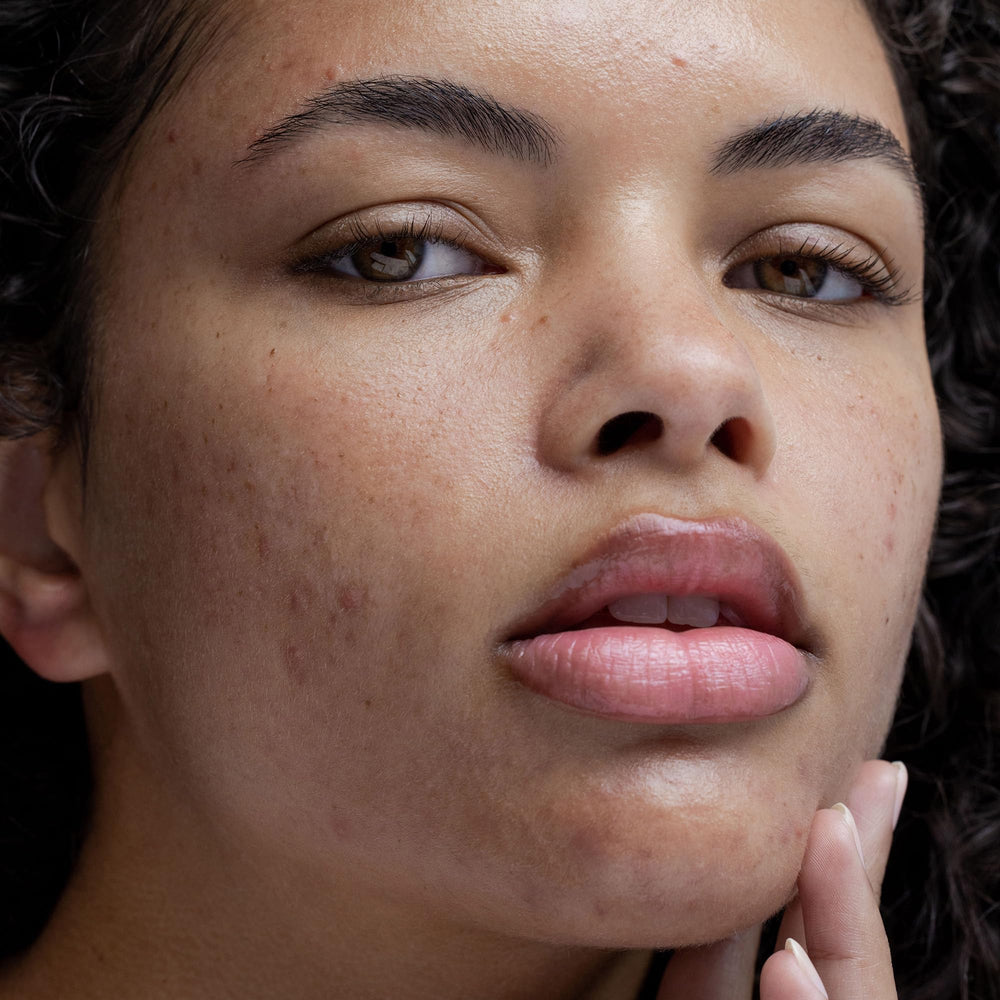 Dermatologist-tested badge on Obagi CLENZIderm MD kit.