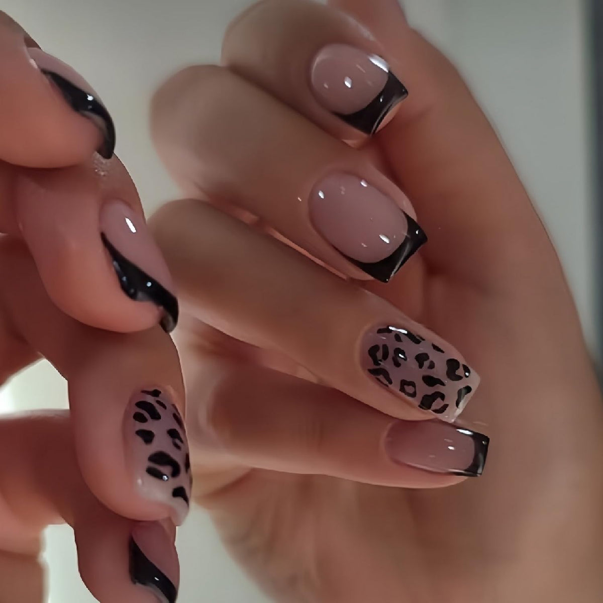 OCOUYVD black leopard print press-on nails for bold, quick-glam style