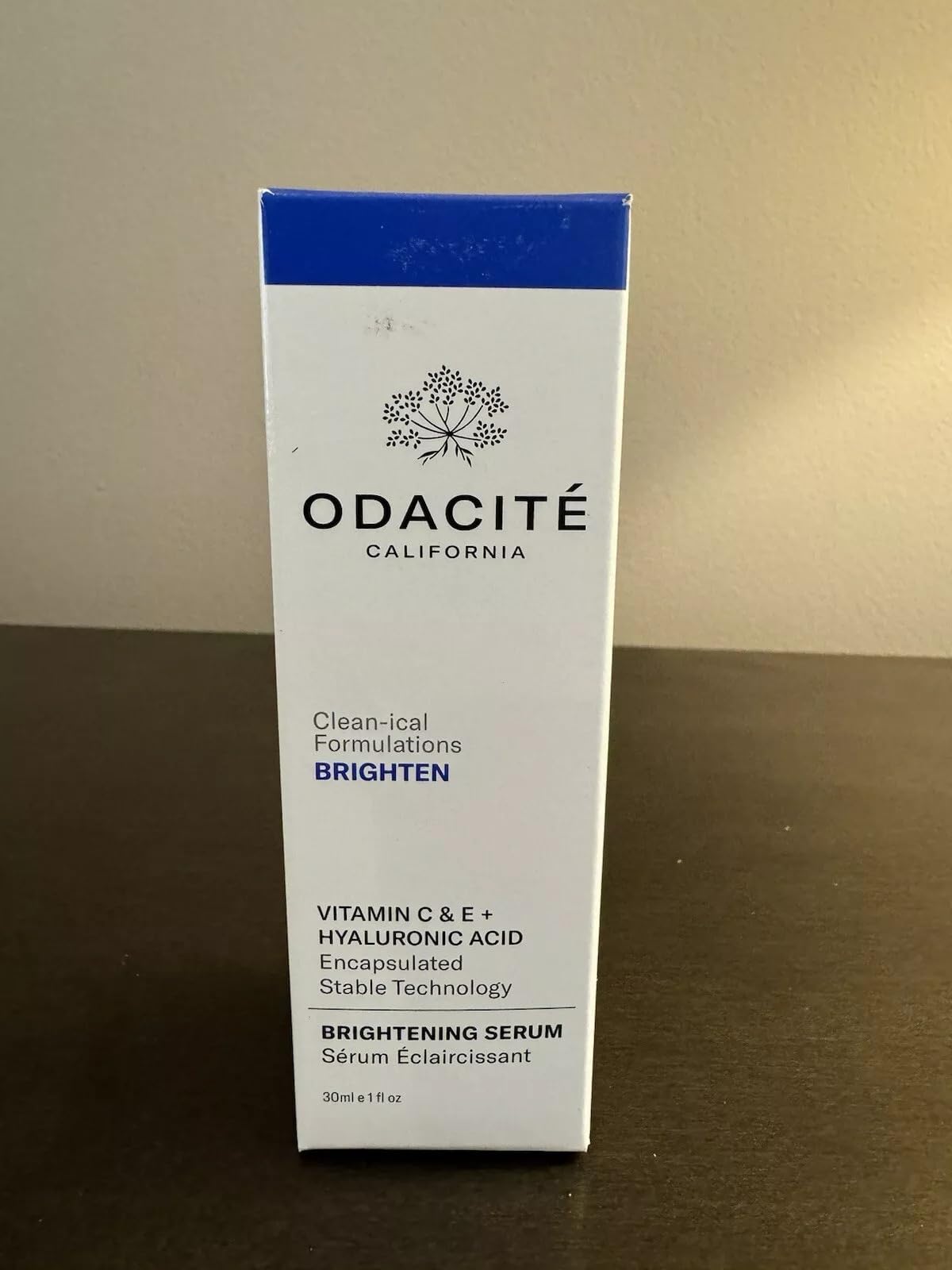 Odacité hyaluronic acid hydrates and plumps the skin.