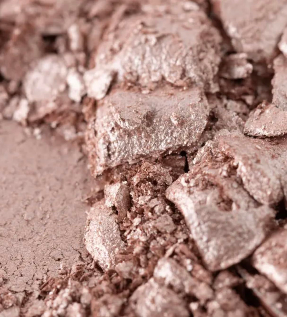 Ofra Blissful skin glow close-up displaying luminous payoff without chalkiness