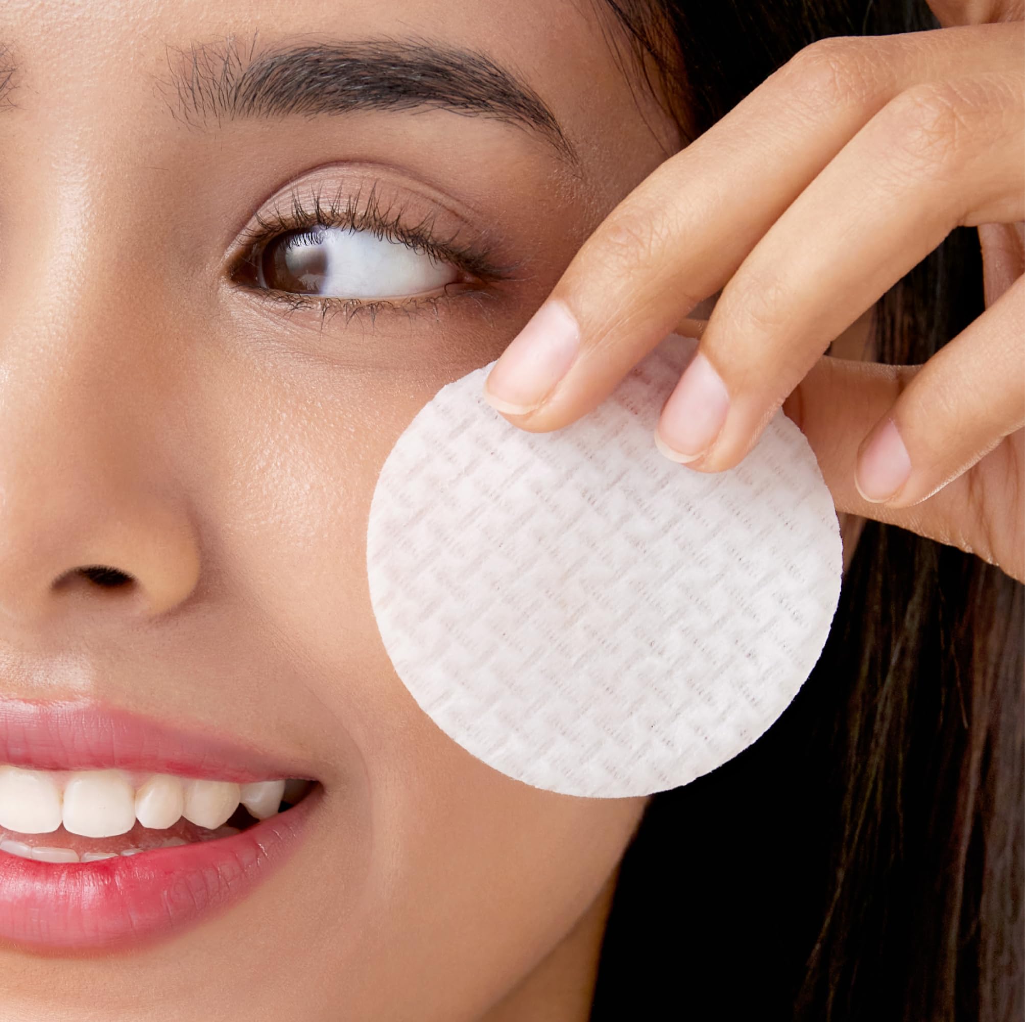 OHUI Glow Toning Complex with Vitamin C and hyaluronic acid benefits
