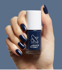 Olive & June Quick Drying Nail Polish delivers fast-drying nails for busy days.