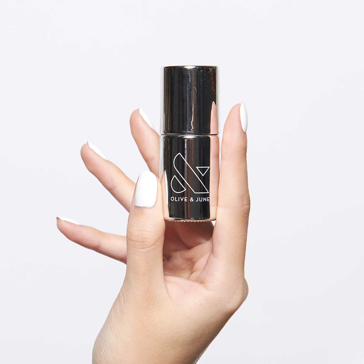 Olive & June Long-Lasting Nail Polish gel-like finish for salon-quality color