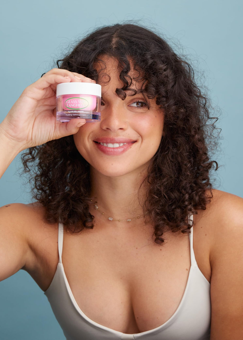 OLIVIAUMMA Glass Skin glow after application showcases radiant, non-sticky finish