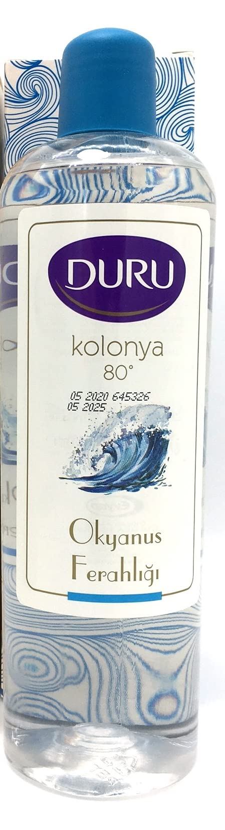 Oncu Duru Ocean Breeze spray mist ready for quick refresh.
