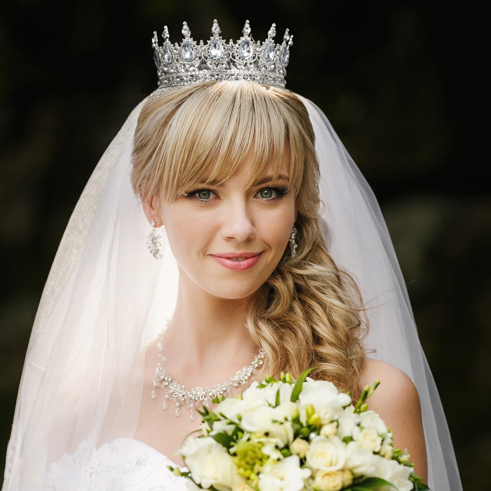Onedor crown cake topper adds festive sparkle