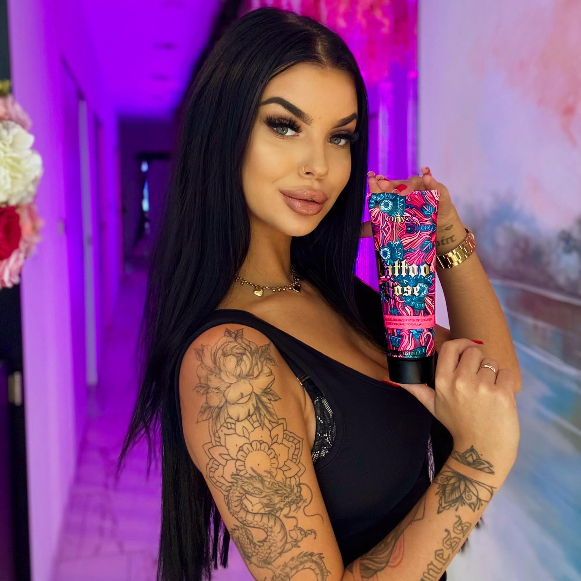Onyx Tattoo full-body tanning support image shows even coverage and comfort.