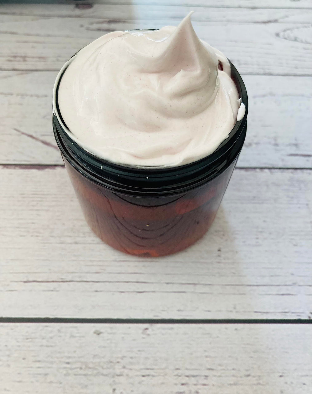 Oslove Mango Butter natural base for lotions and lip balms.