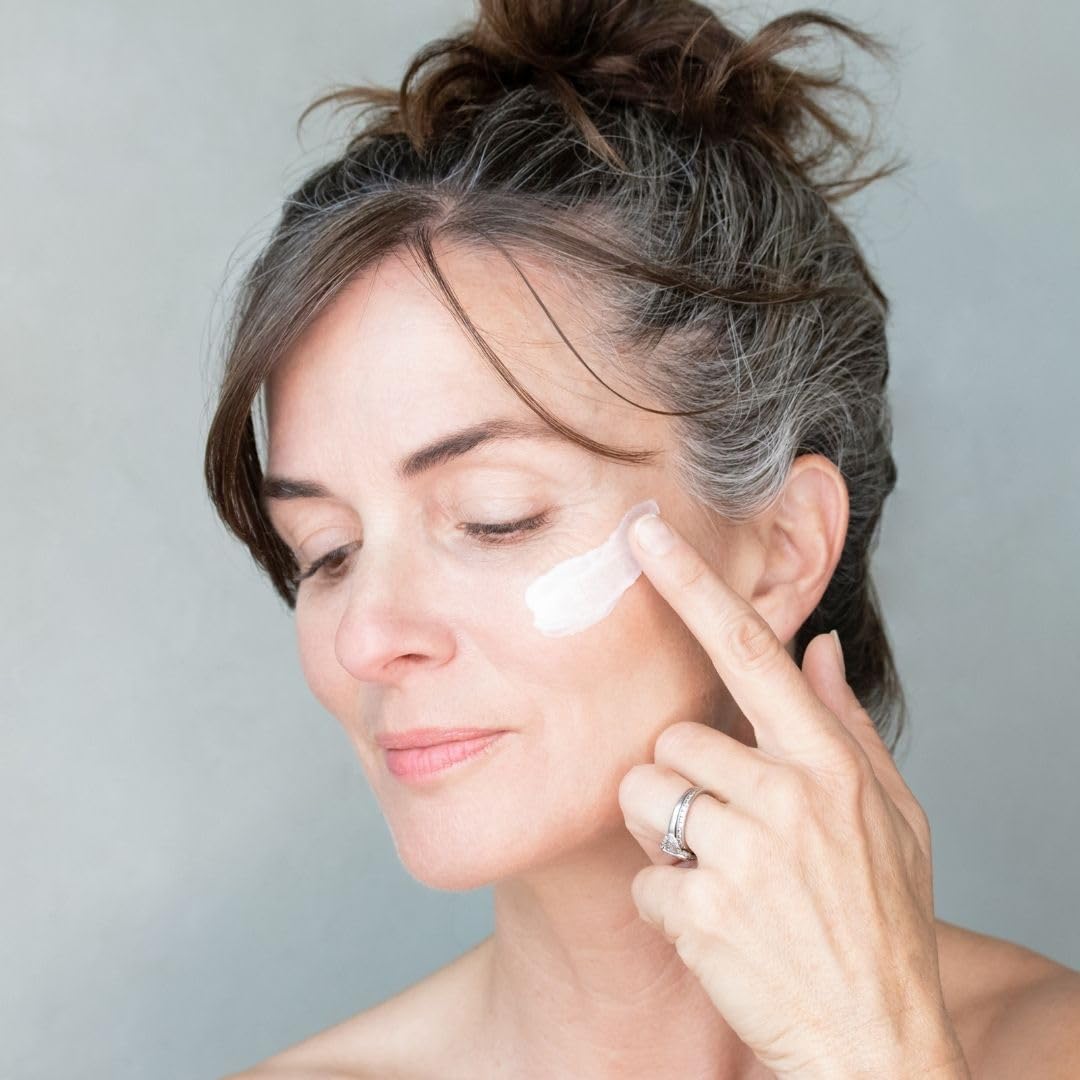 Osmia aloe hydration cream texture close-up in a calming setting