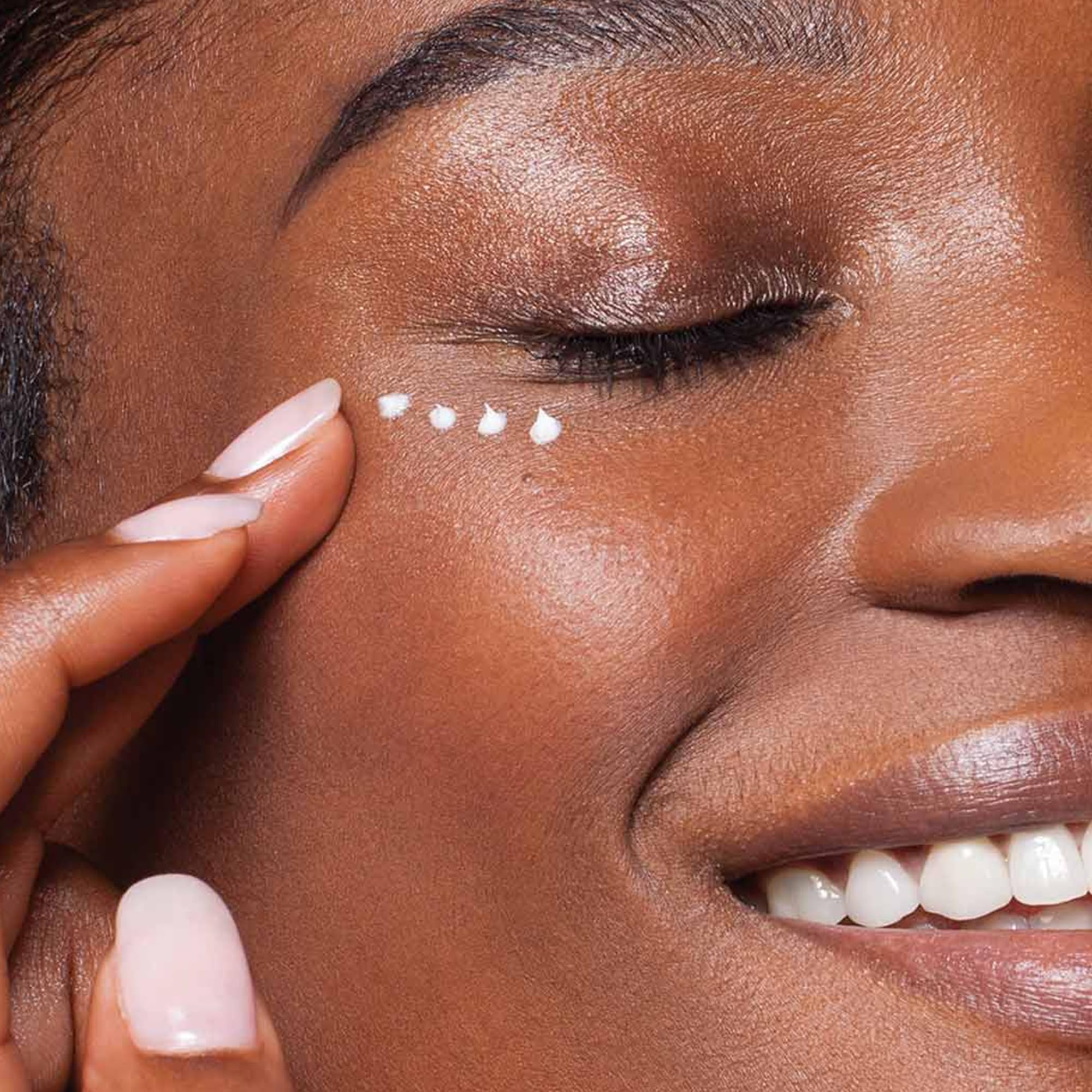 OSMOSIS Illuminate label and design detail on premium skincare