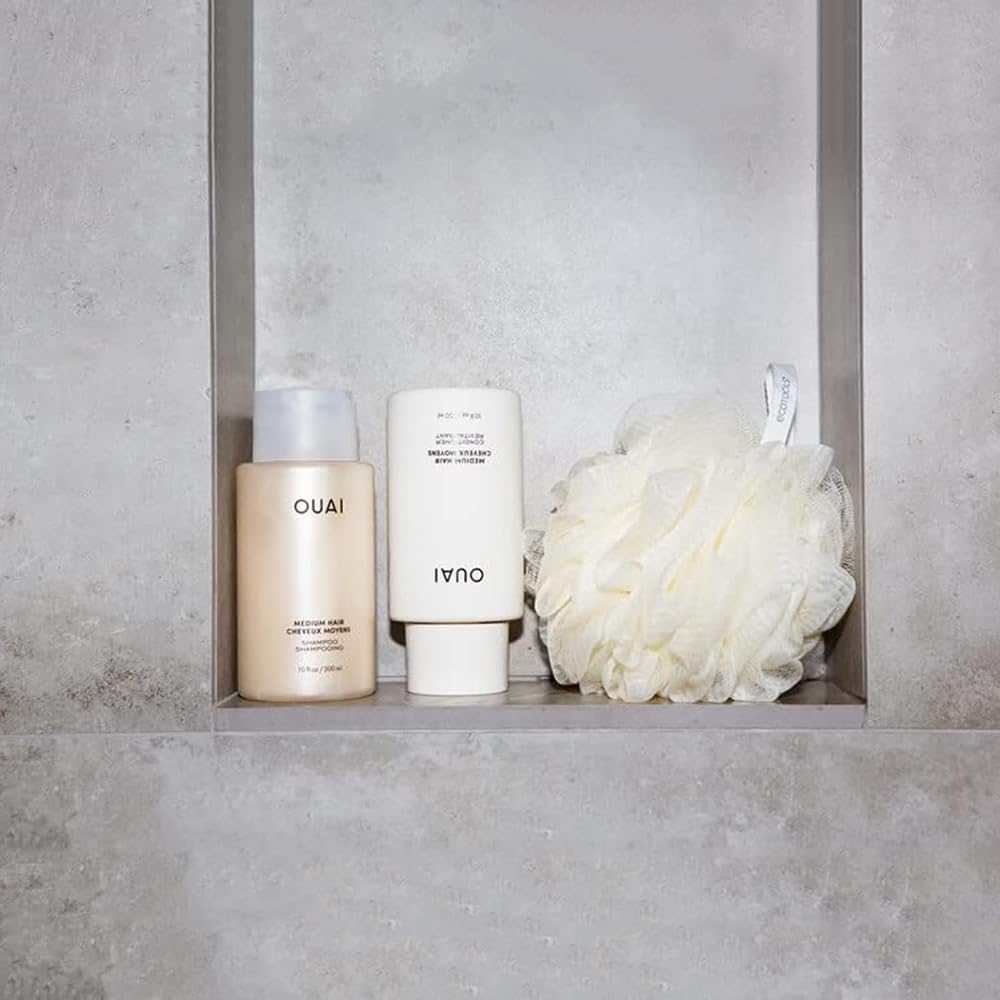 OUAI frizz control in humid conditions with this duo on a humid day