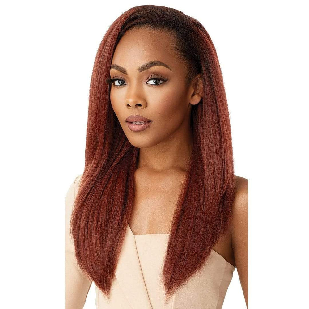 Outre Neesha transforms in 60 seconds for quick styling.