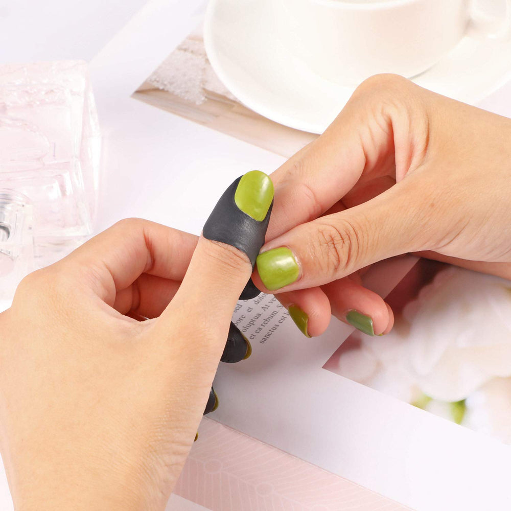 Outus DIY manicure kit essential for creative nail decorating at home.