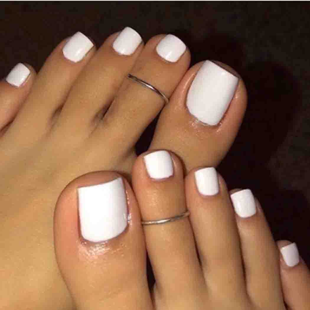 Outyua solid square fake toenails in matte white for natural-looking toes