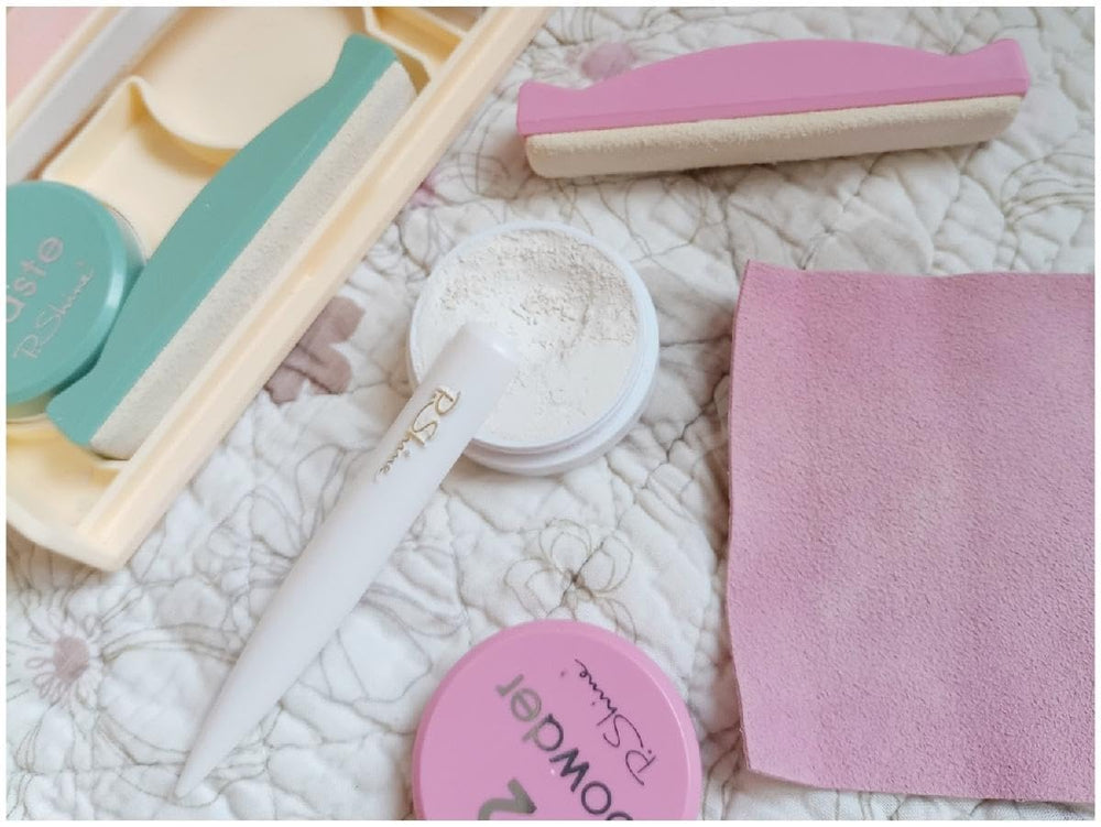 P.Shine step-2 application with pink powder seals nutrients for two-week wear.