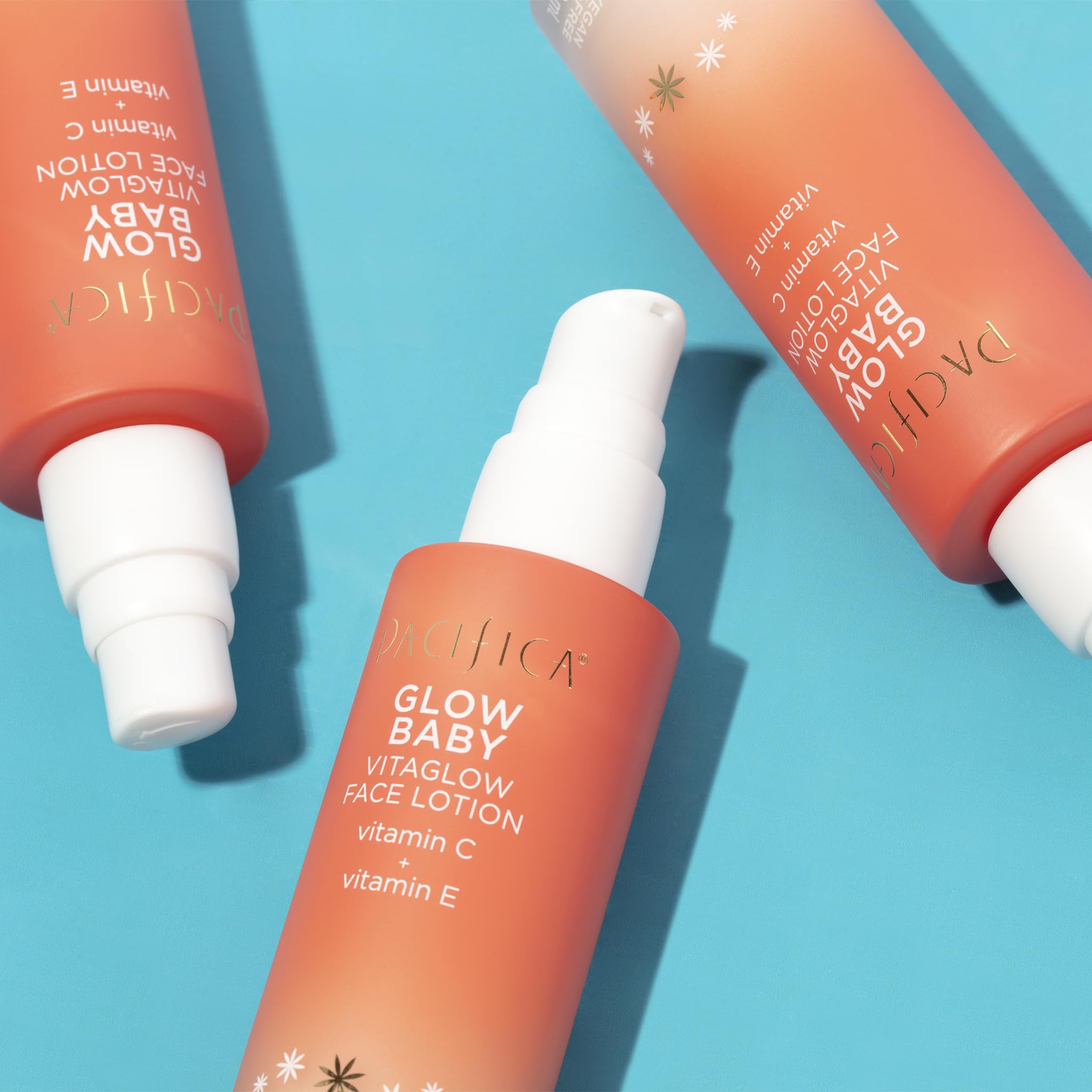 Crème légère Eye Bright Ready pour contour des yeux, ne s'accumule pas.