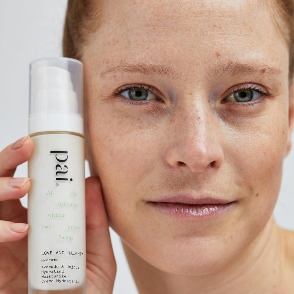 PAI SKINCARE Love Haight apply hand, smooth application for quick absorption.