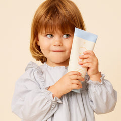 Paloroma Let's Bounce Nourishing Conditioner damp hair application demonstrates easy detangling for kids.