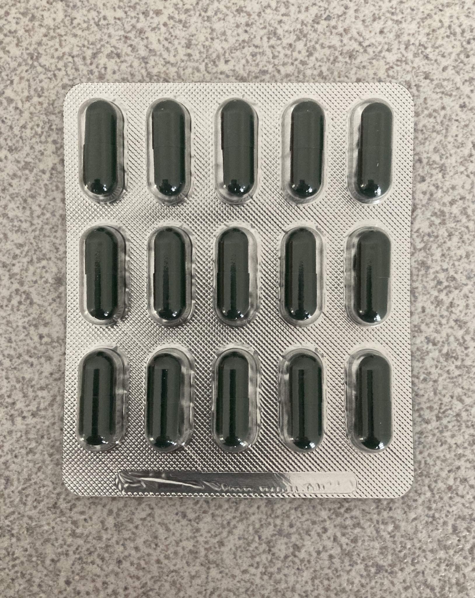 Pantogar packaging highlights dye-free capsules and clean-label appeal