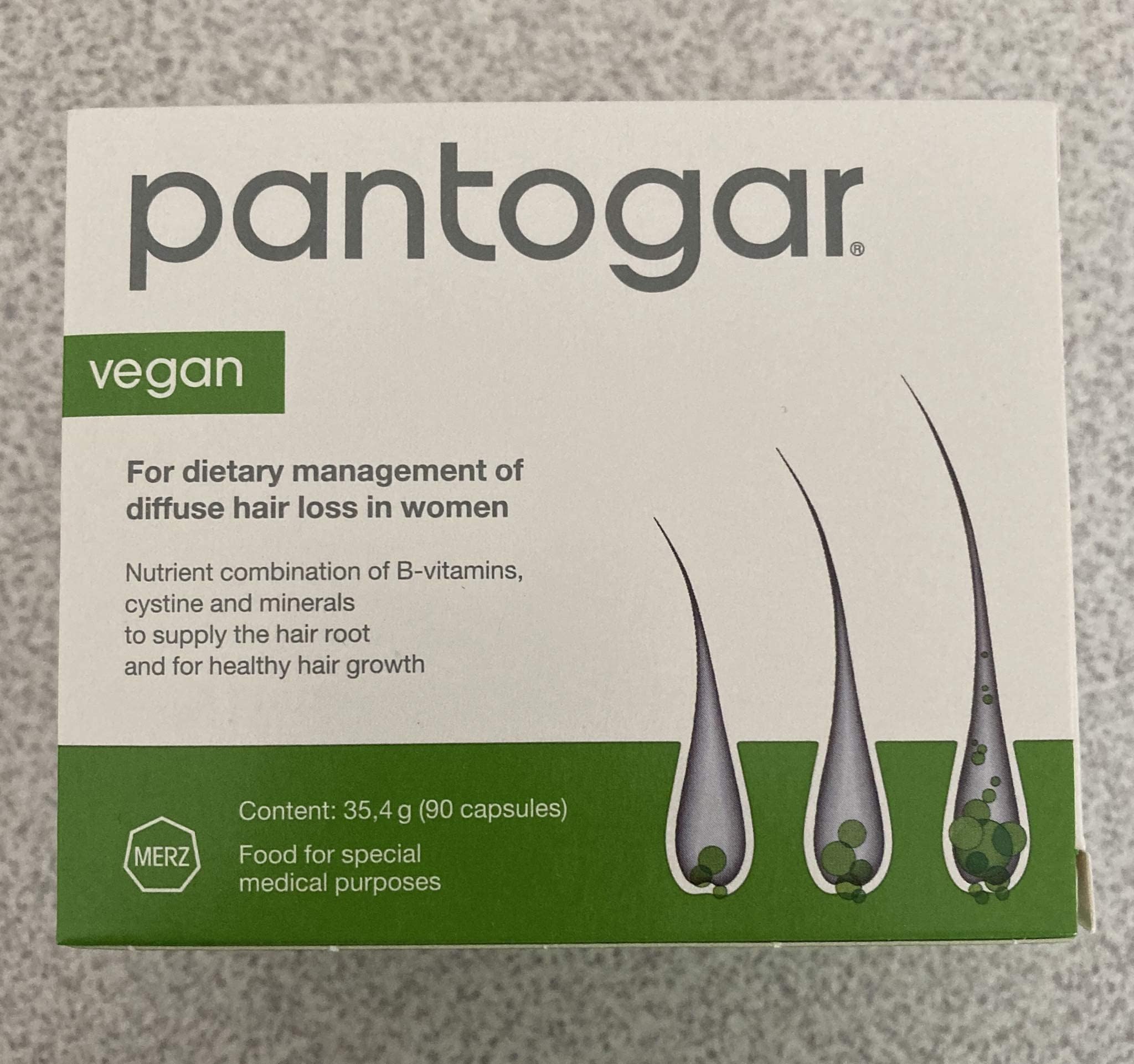 Pantogar vegan clear capsule close-up showing dye-free easy-to-swallow capsules
