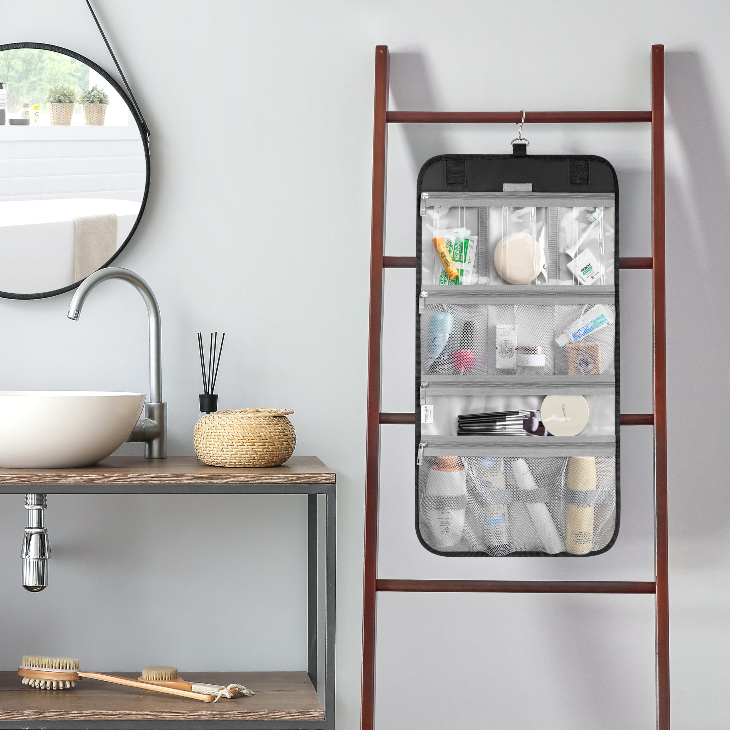 PAVILIA bag elastic brush holders secure brushes and razors.