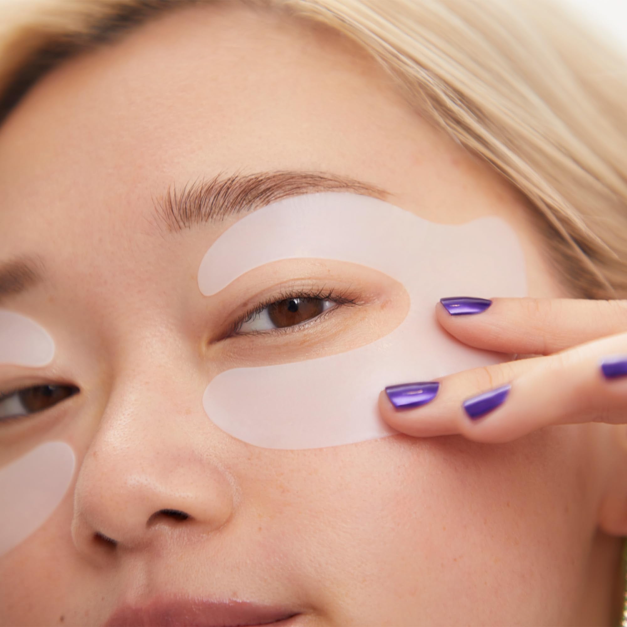 PEACE OUT soft, flexible material conforms to the eye area.