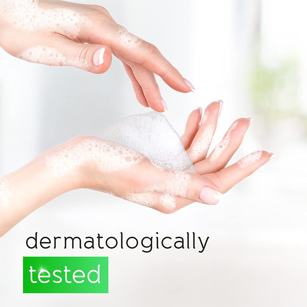 Pears DOPICT gel close-up shows smooth texture for gentle cleansing.
