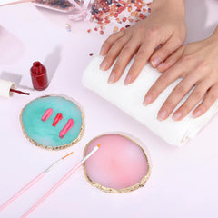 Compact two-color palette fits on your workspace for creativity.
