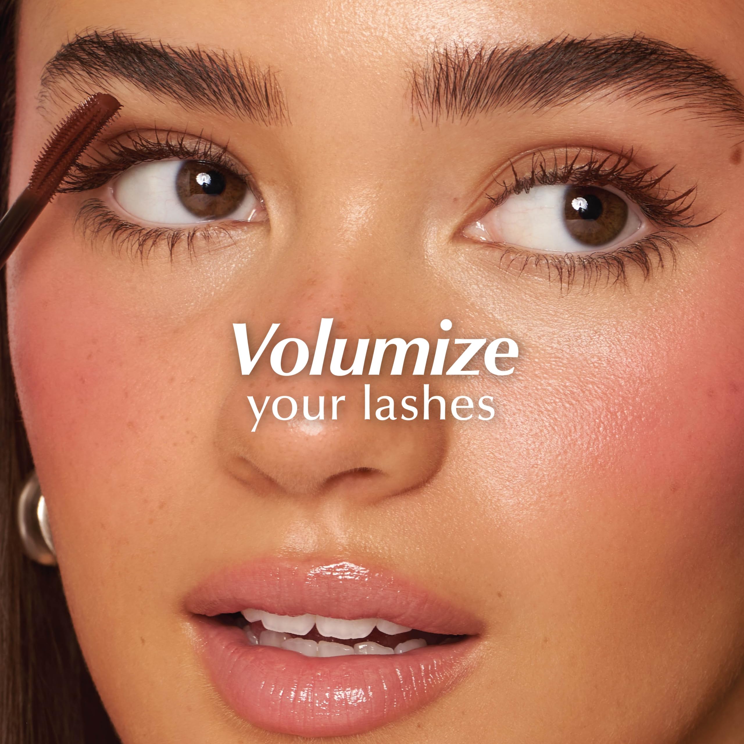 PERSONA Volumizing Tubing Mascara lash coverage demonstrates lift and length.