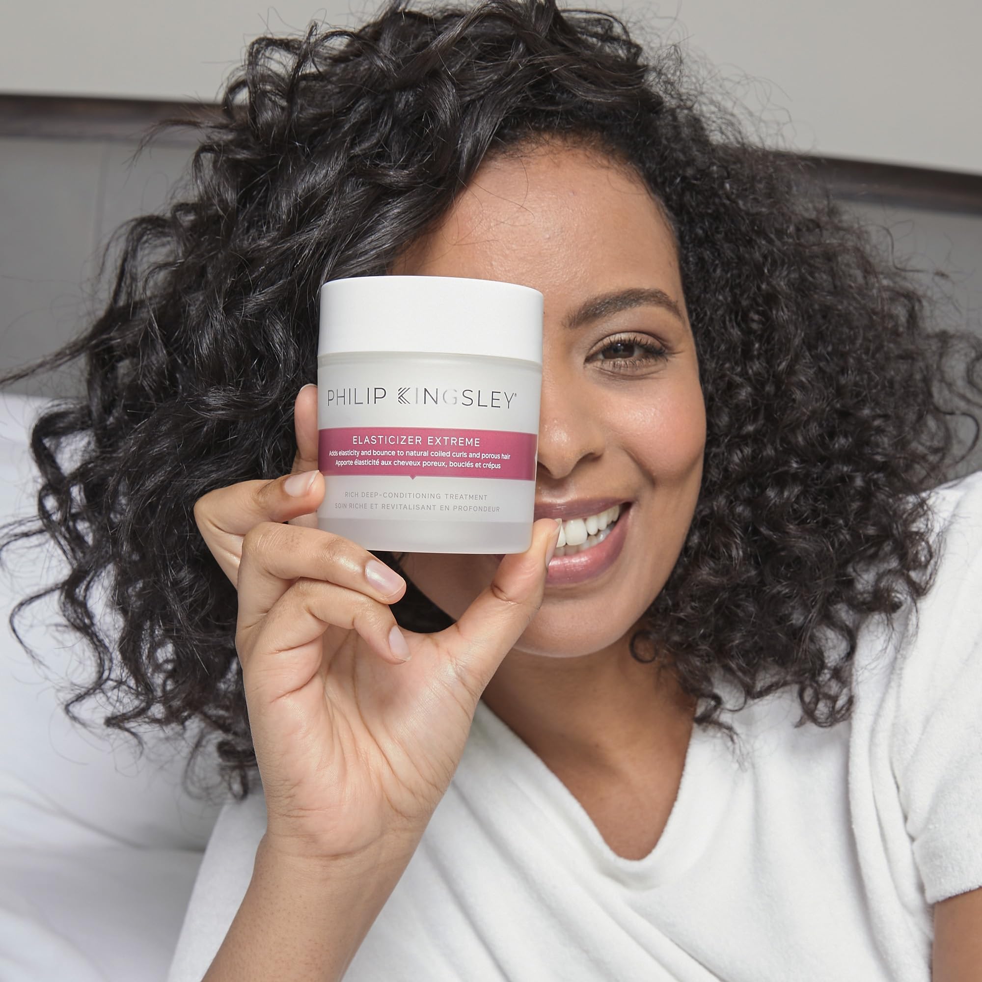 Hair bounce and improved manageability after Elasticizer treatment