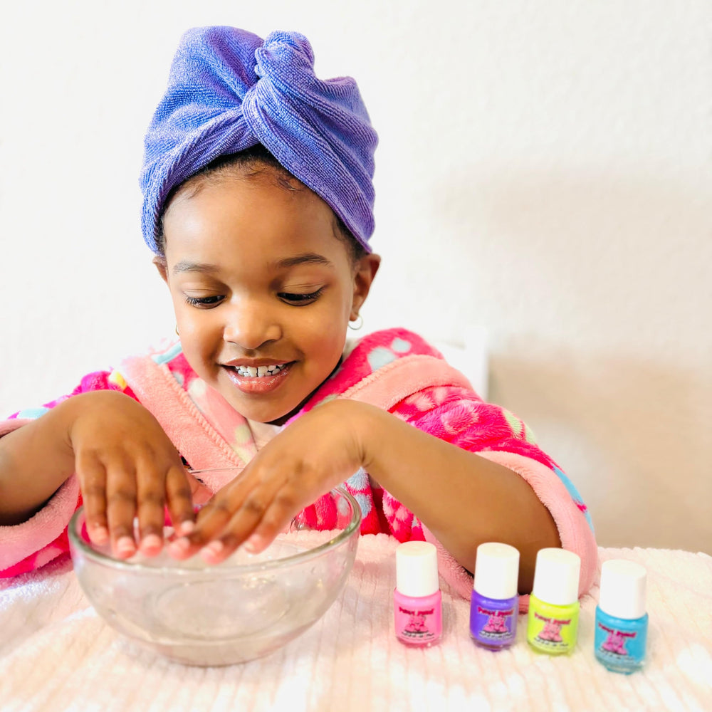 Piggy Paint water-based odorless formula suitable for small children.