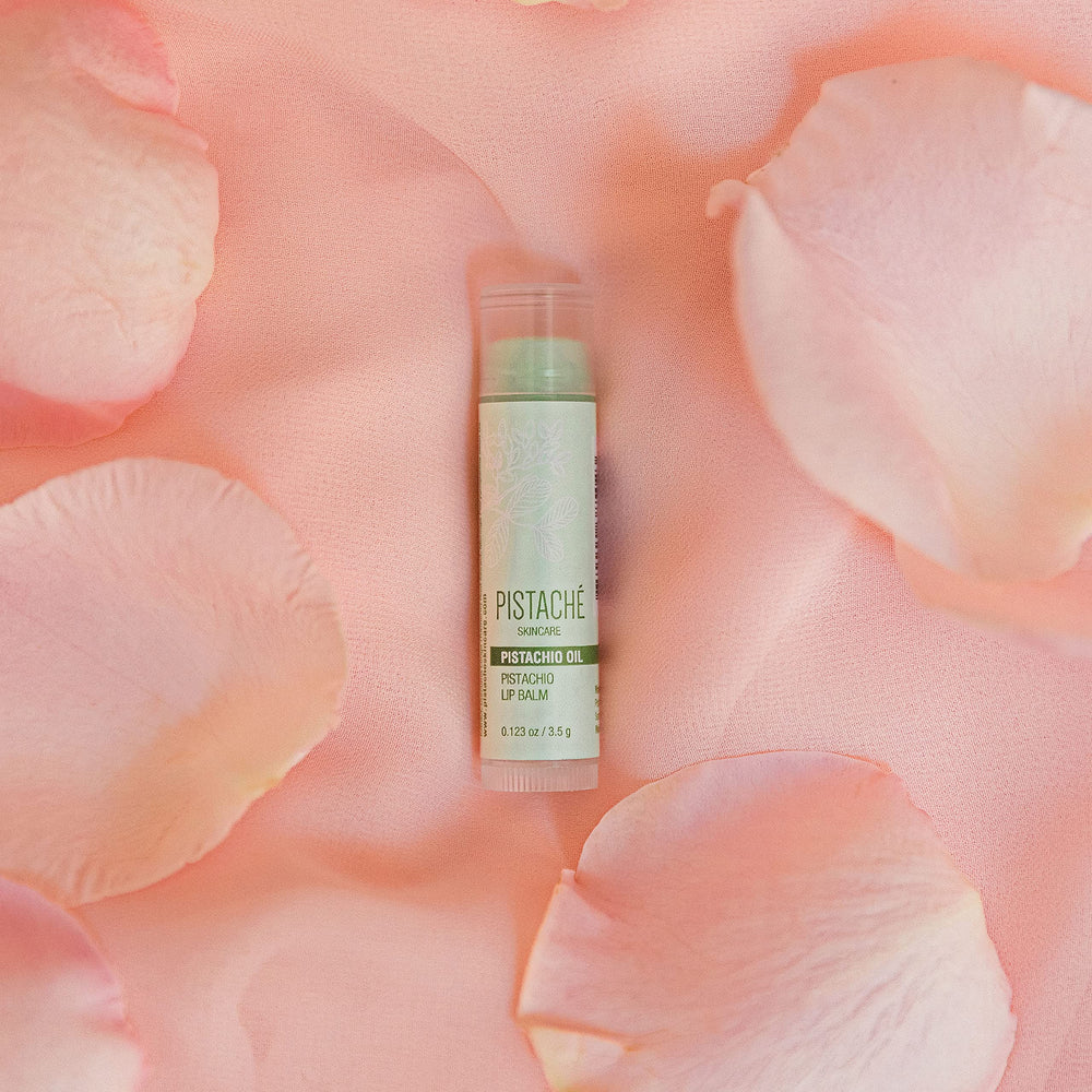Daily routine lip care with vitamin E protection