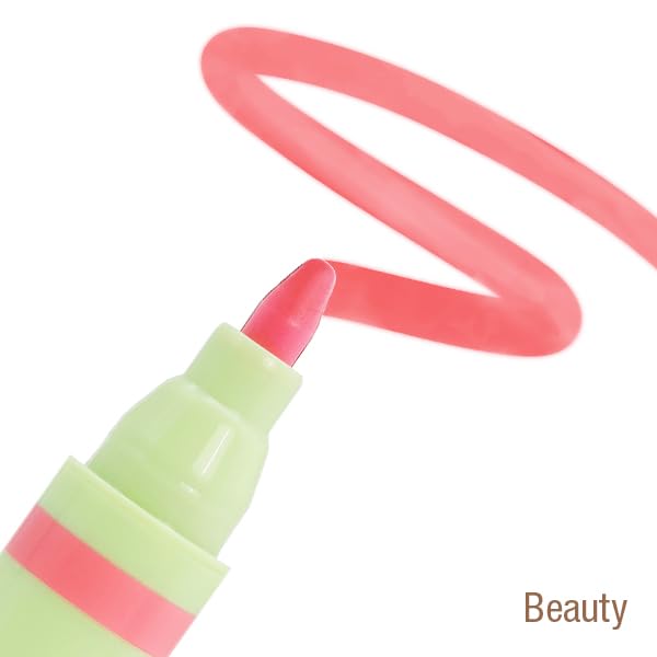 Close-up of LipBlush marker-tip for clean lip outline