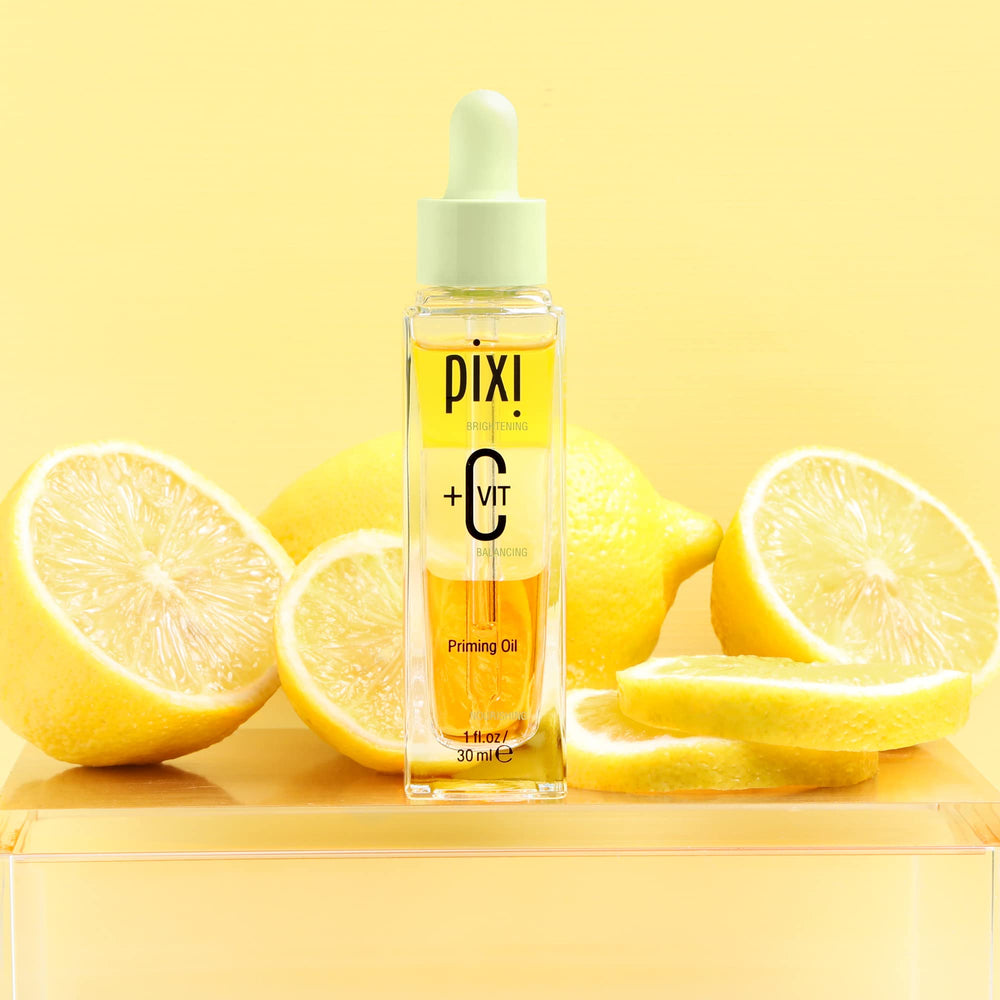 Pixi Plus C Vit Priming Oil pump-dispense shot emphasizes simple daily use