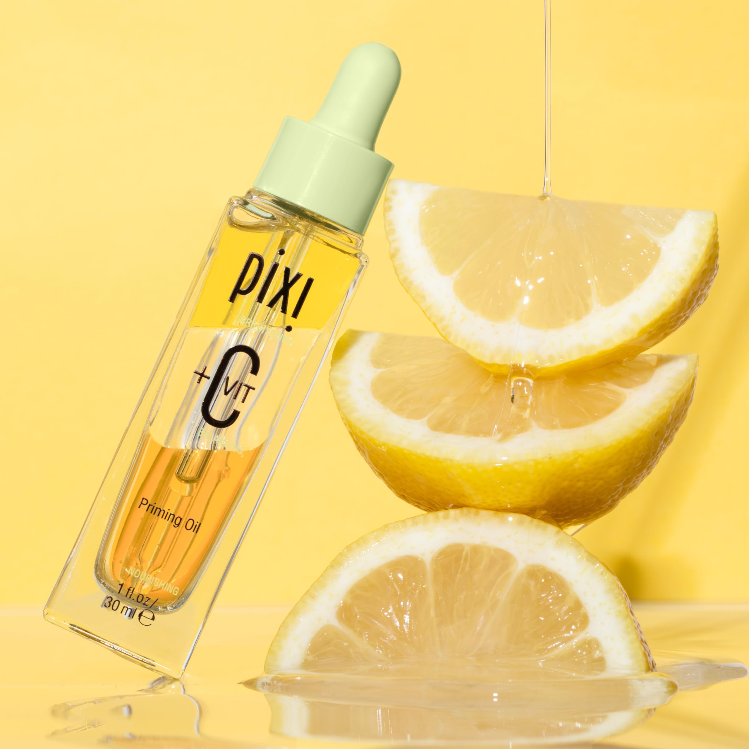 Pixi Plus C Vit Priming Oil swirls on skin illustrate tri-phase blend