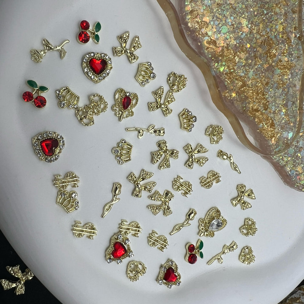 Pizadix dollar sign nail charms for chic, bold looks.