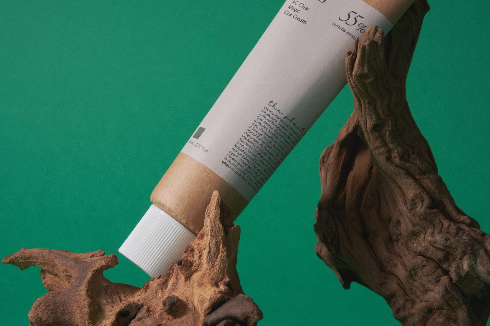Lightweight texture with fast absorption on skin
