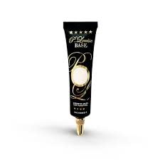 P. Louise Base Rumour 00 White for vibrant color payoff and smooth blending.