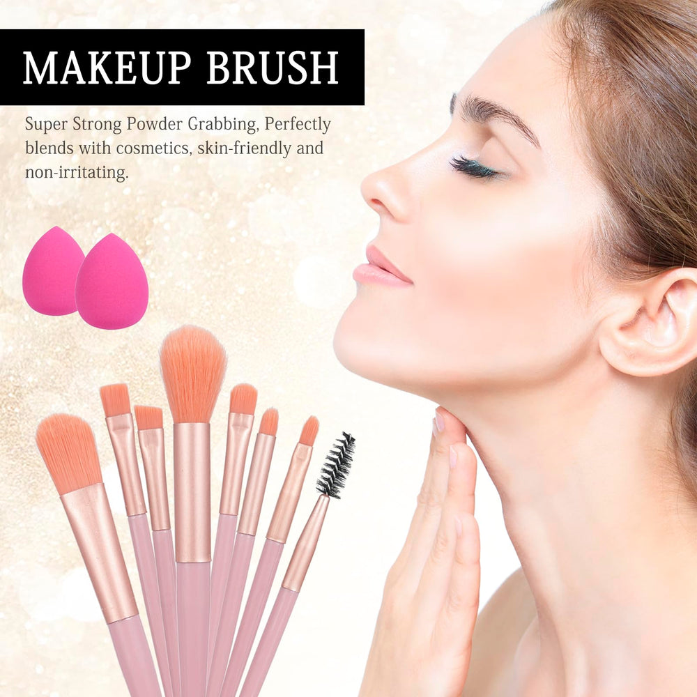 Pomcral mascara for defined lashes and volume.
