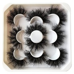 Pooplunch 25mm volume lashes closeup, bold flutter for dramatic eyes.