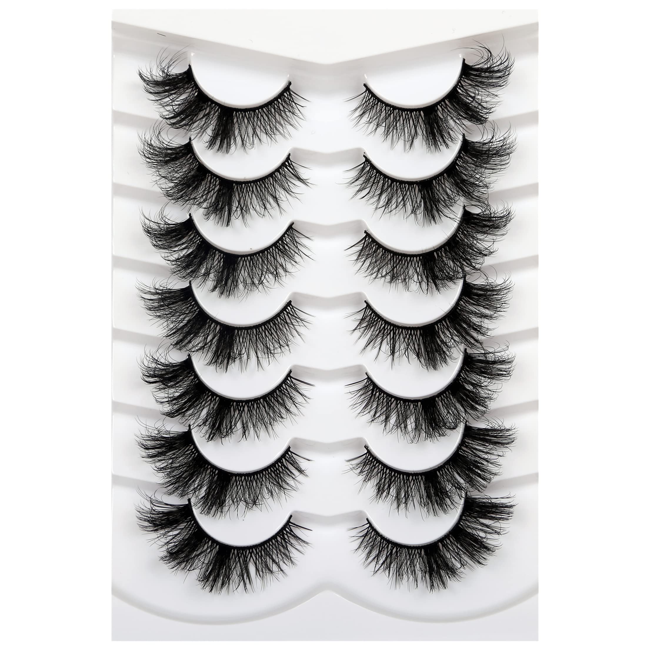 Pooplunch 8D Cat Eye Lashes close up shows silky fibers for fluttery definition