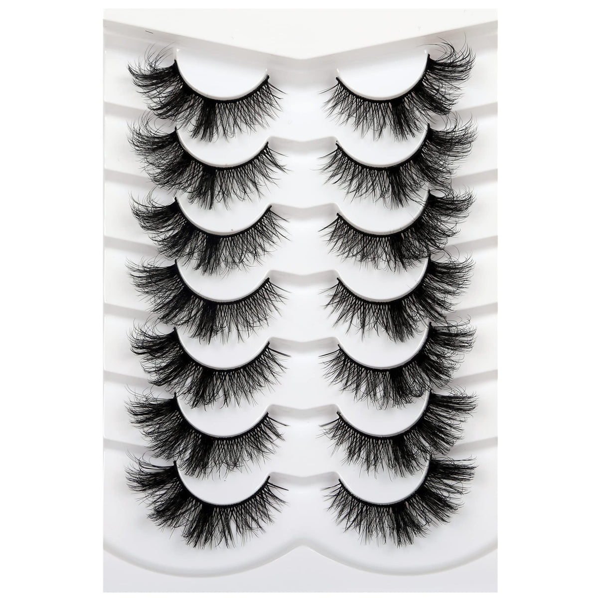 Pooplunch 8D Cat Eye Lashes close up shows silky fibers for fluttery definition