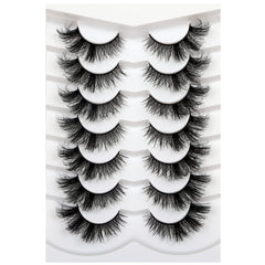 Pooplunch 8D Cat Eye Lashes close up shows silky fibers for fluttery definition