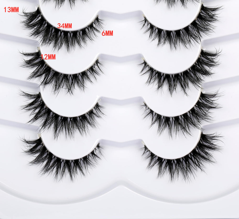 Pooplunch 8D silk lashes close-up showing ultra-thin fibers.