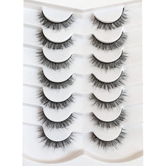 Pooplunch 8D silky lashes close-up showing natural volume and flutter.