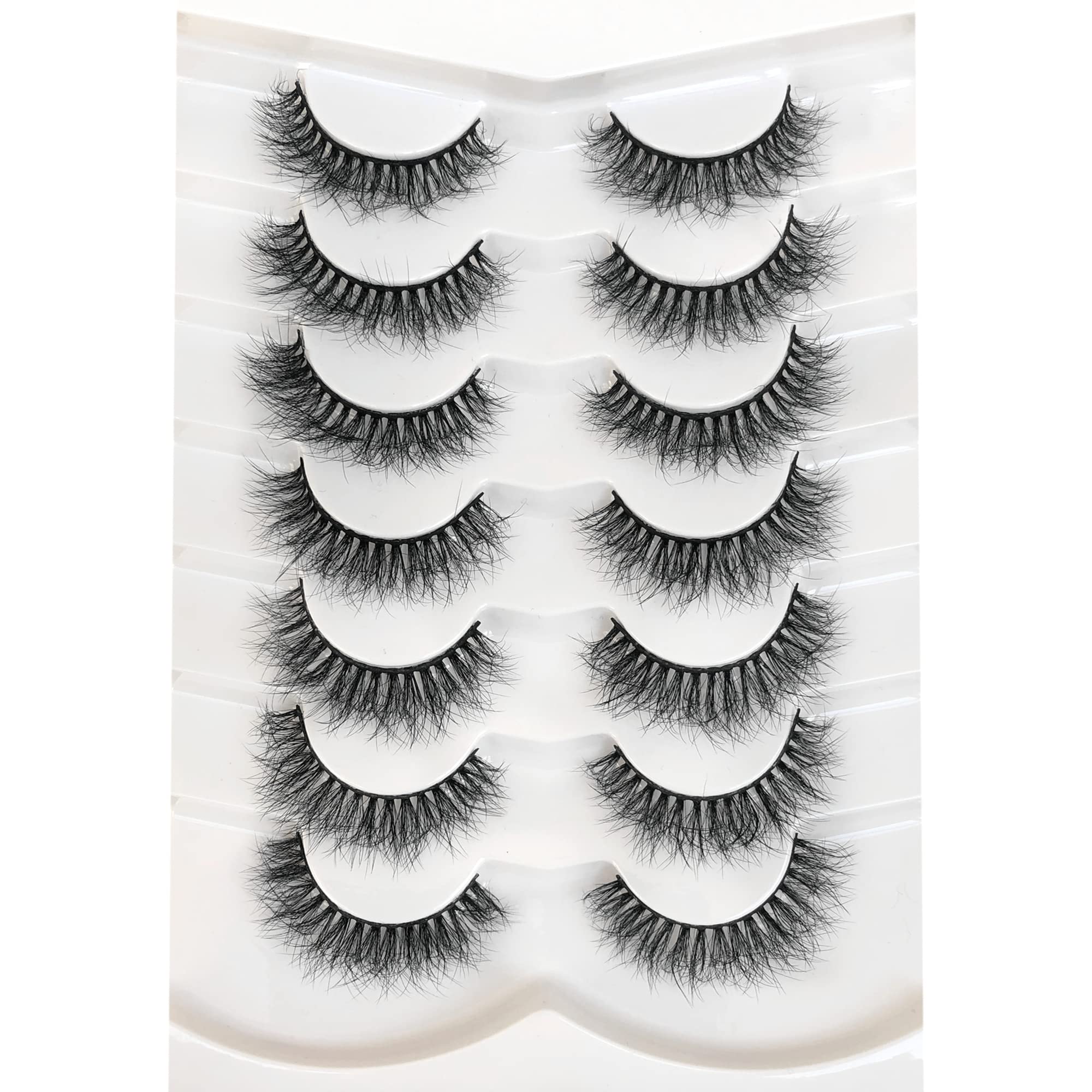 Pooplunch 8D silky lash for a natural flutter and soft feel.