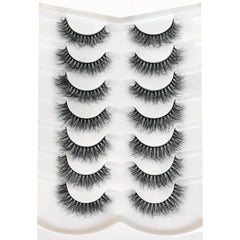 Pooplunch 8D silky lash for a natural flutter and soft feel.
